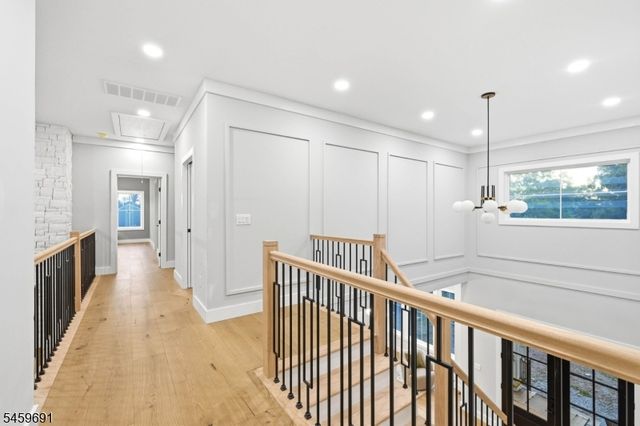 190 Laurel Ave, Livingston Twp., NJ 07039