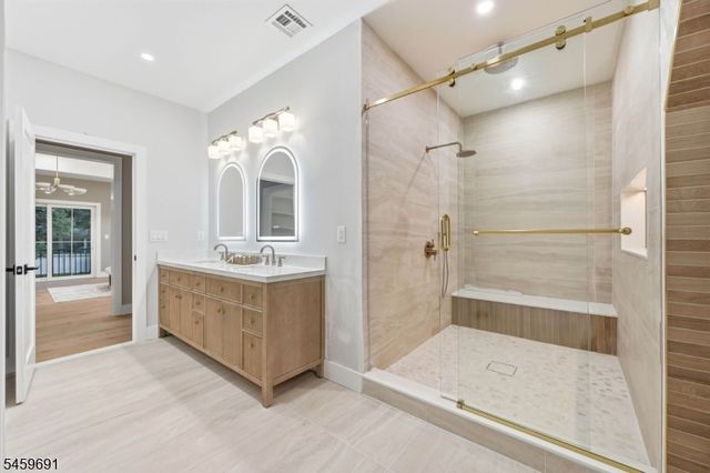 190 Laurel Ave, Livingston Twp., NJ 07039