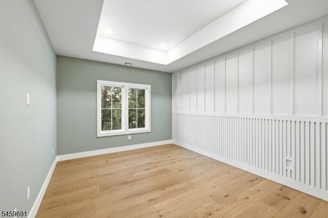 190 Laurel Ave, Livingston Twp., NJ 07039