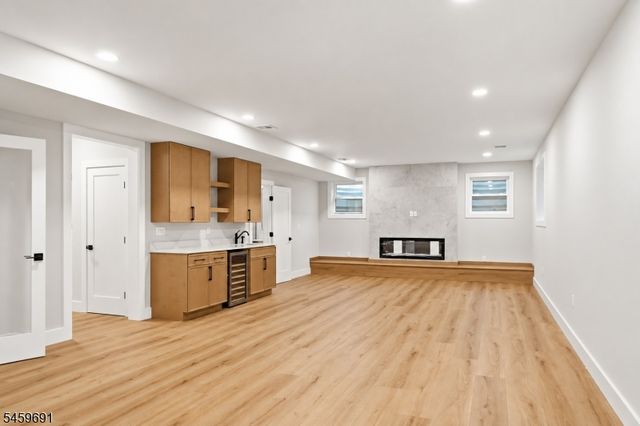 190 Laurel Ave, Livingston Twp., NJ 07039