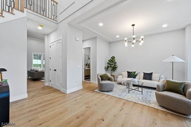 190 Laurel Ave, Livingston Twp., NJ 07039