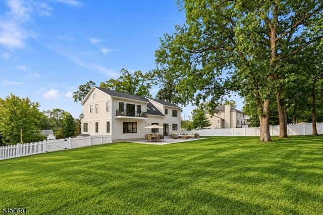 190 Laurel Ave, Livingston Twp., NJ 07039