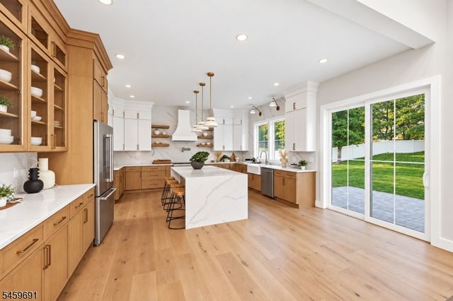 190 Laurel Ave, Livingston Twp., NJ 07039