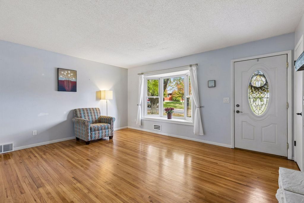 1913 Independence Avenue N, Golden Valley, MN 55427 — photo 4