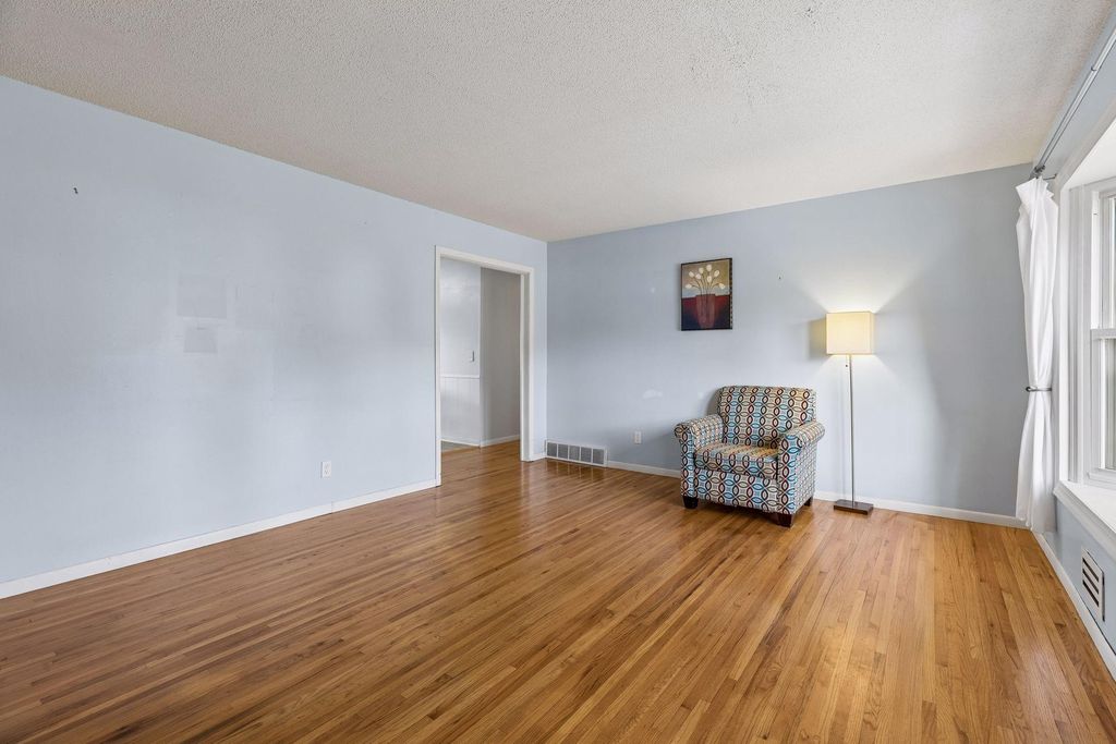 1913 Independence Avenue N, Golden Valley, MN 55427 — photo 5