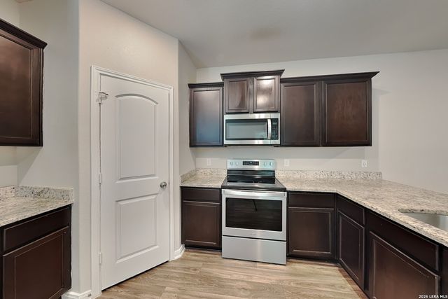 3022 Citron, Converse, TX 78109