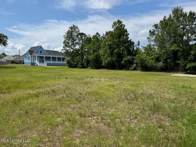 105 Edwards Drive, Pass Christian, MS 39571