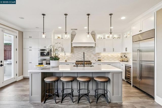 113 Bordeaux Ct, Martinez, CA 94553