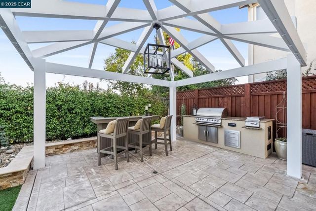 113 Bordeaux Ct, Martinez, CA 94553