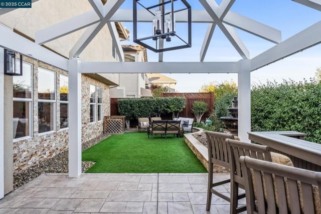 113 Bordeaux Ct, Martinez, CA 94553