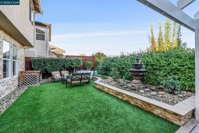 113 Bordeaux Ct, Martinez, CA 94553