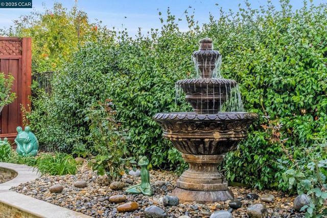 113 Bordeaux Ct, Martinez, CA 94553