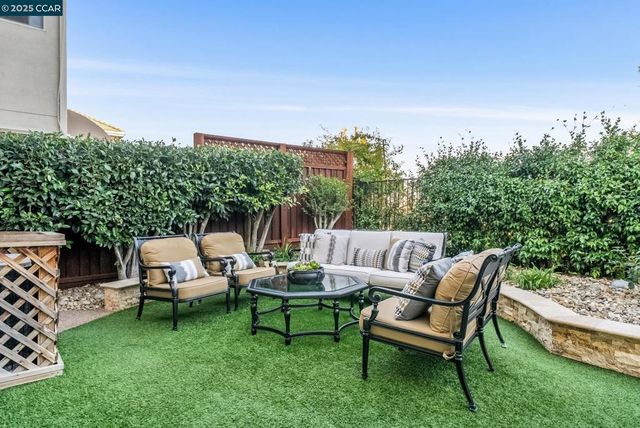 113 Bordeaux Ct, Martinez, CA 94553