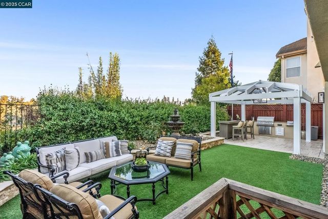 113 Bordeaux Ct, Martinez, CA 94553