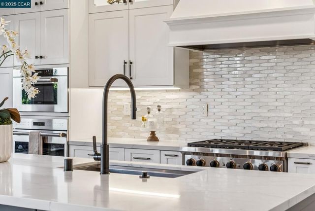 113 Bordeaux Ct, Martinez, CA 94553