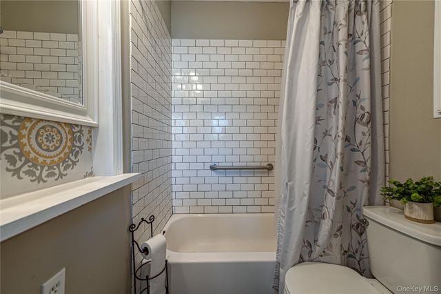 256 4th Avenue, Saint James, NY 11780