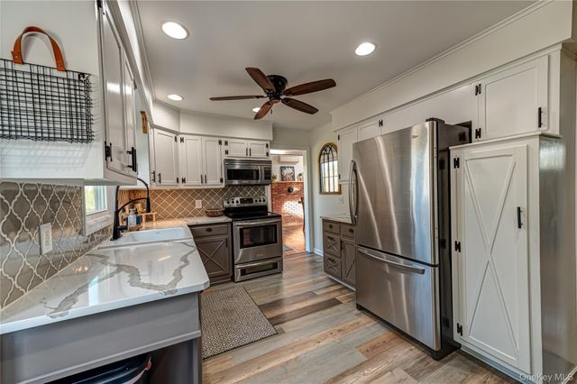 256 4th Avenue, Saint James, NY 11780