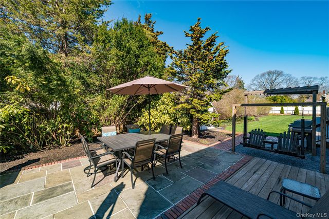 256 4th Avenue, Saint James, NY 11780
