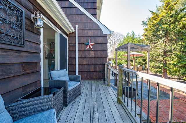256 4th Avenue, Saint James, NY 11780
