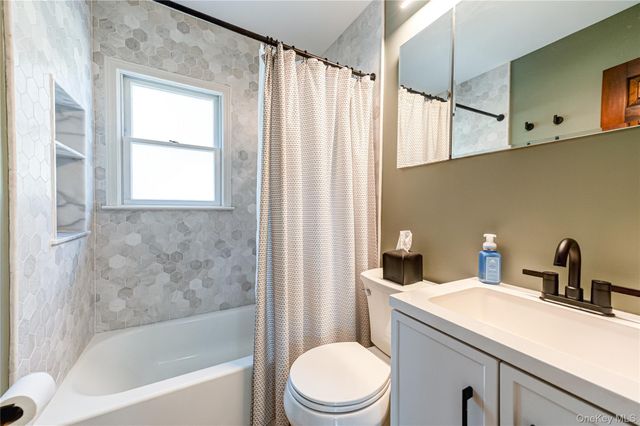 256 4th Avenue, Saint James, NY 11780