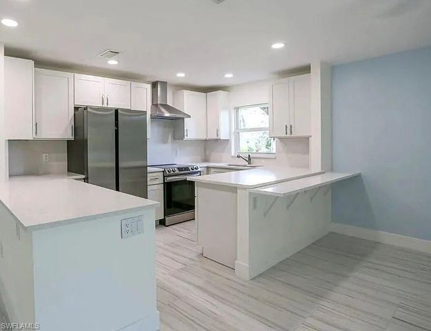 225 Georgetown BLVD 25, Naples, FL 34112