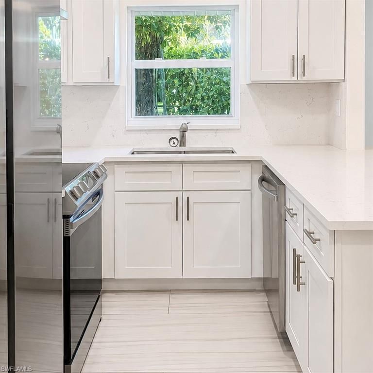 225 Georgetown BLVD 25, NAPLES, FL 34112 — photo 2
