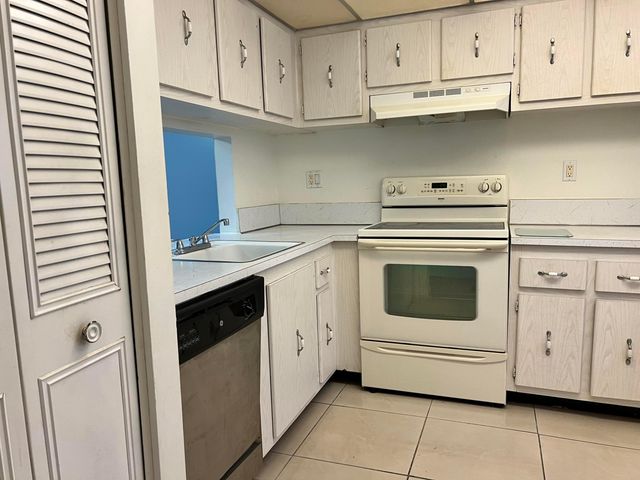 8810 W Mcnab Road Unit 205, Tamarac, FL 33321