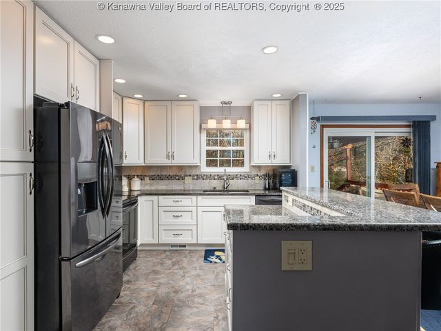 107 Country Cove Estates, Scott Depot, WV 25560