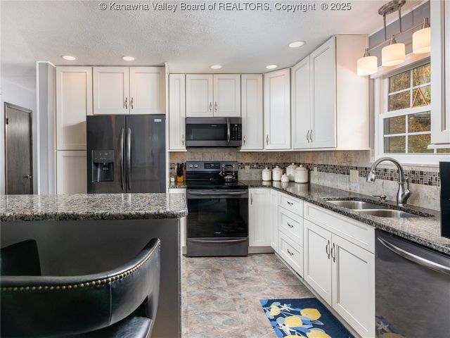 107 Country Cove Estates, Scott Depot, WV 25560