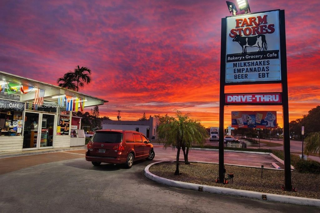 SW 160th St, Miami, FL 33157