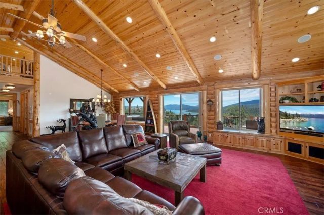 438 Starlight Circle, Big Bear Lake, CA 92315