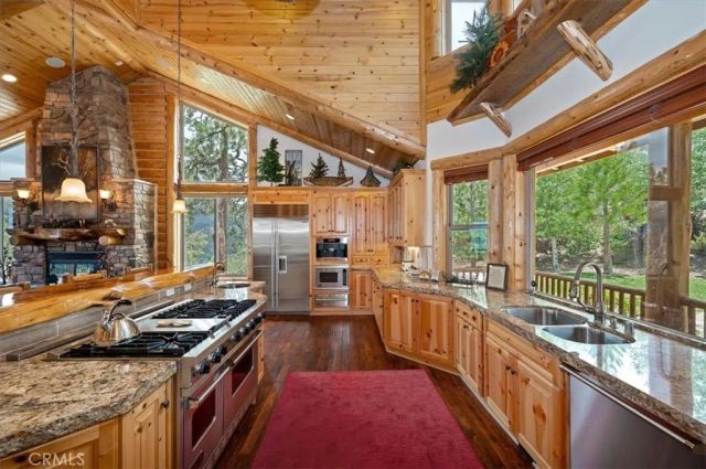 438 Starlight Circle, Big Bear Lake, CA 92315