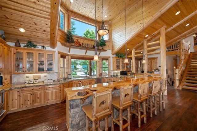 438 Starlight Circle, Big Bear Lake, CA 92315