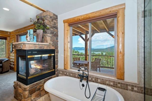 438 Starlight Circle, Big Bear Lake, CA 92315