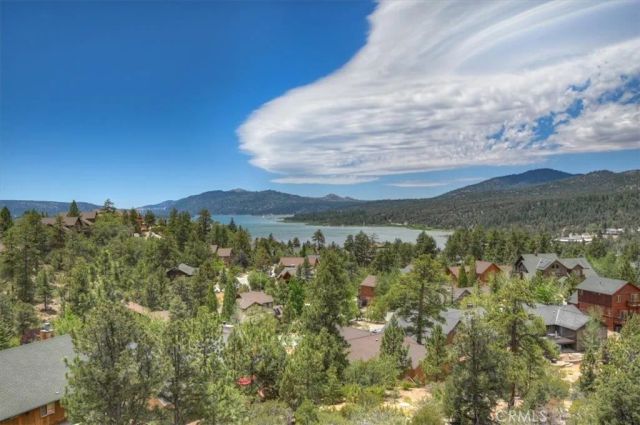 438 Starlight Circle, Big Bear Lake, CA 92315