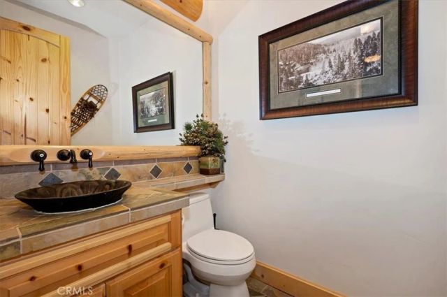 438 Starlight Circle, Big Bear Lake, CA 92315