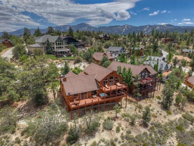 438 Starlight Circle, Big Bear Lake, CA 92315