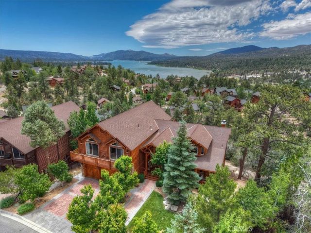 438 Starlight Circle, Big Bear Lake, CA 92315