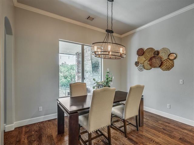 312 Evie Place, Moore, OK 73160