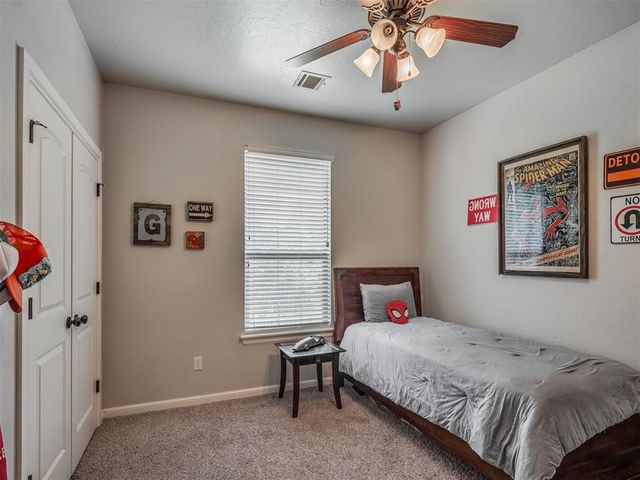 312 Evie Place, Moore, OK 73160