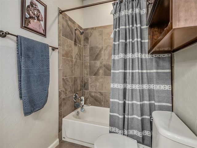 312 Evie Place, Moore, OK 73160