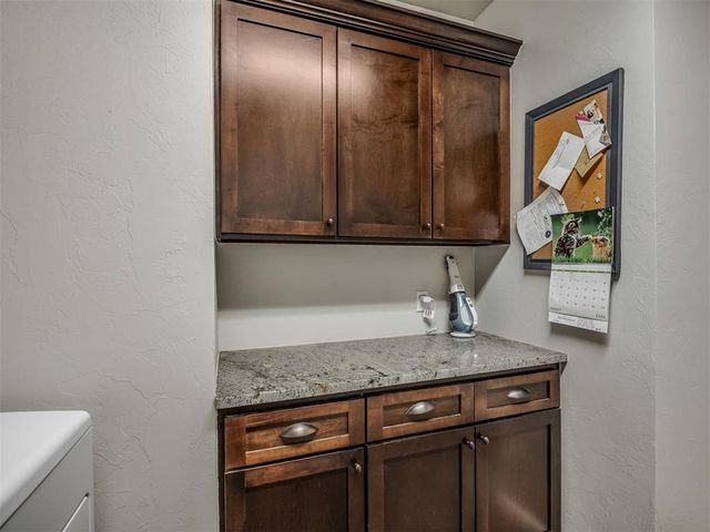 312 Evie Place, Moore, OK 73160