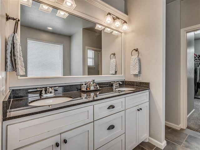 312 Evie Place, Moore, OK 73160