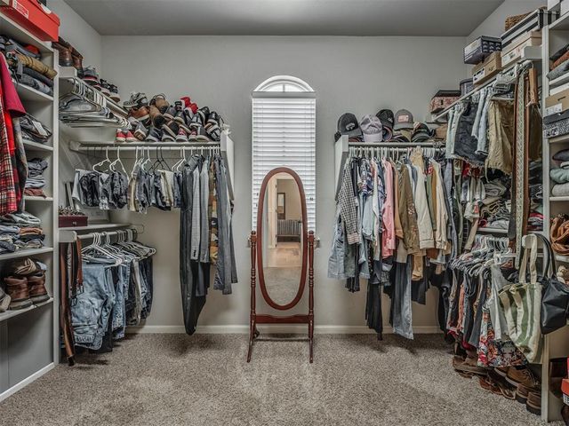 312 Evie Place, Moore, OK 73160