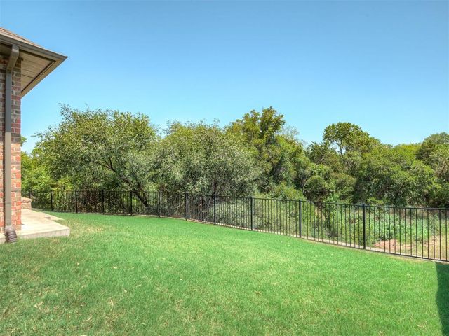 312 Evie Place, Moore, OK 73160