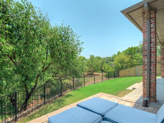 312 Evie Place, Moore, OK 73160