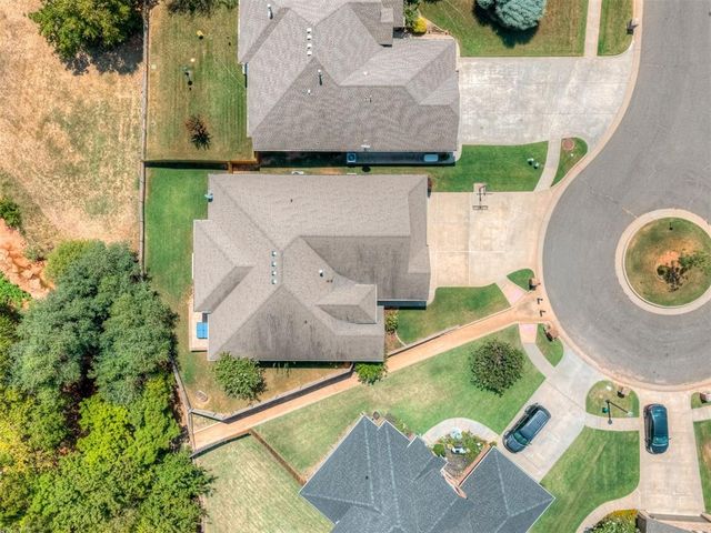 312 Evie Place, Moore, OK 73160