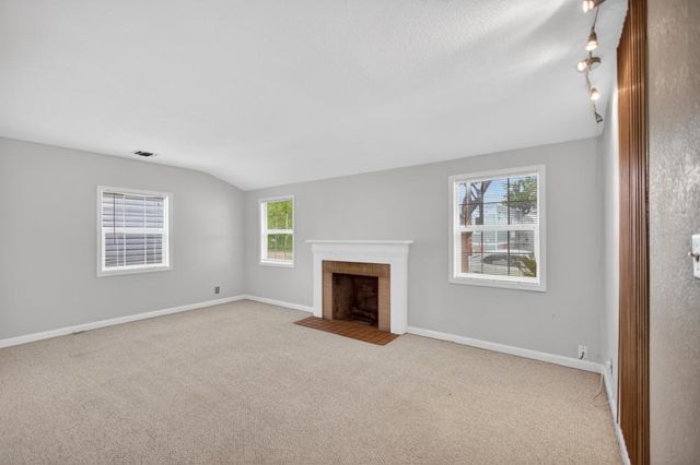 4601 V St, Sacramento, CA 95817