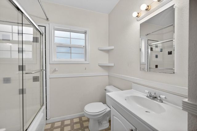 4601 V St, Sacramento, CA 95817