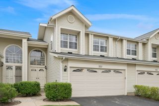 707 Sturnbridge Lane, Schaumburg, IL 60173